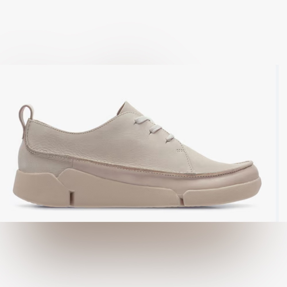 Clark’s Women’s size 7  Tri Clara Laced Comfort Tennis Shoes.